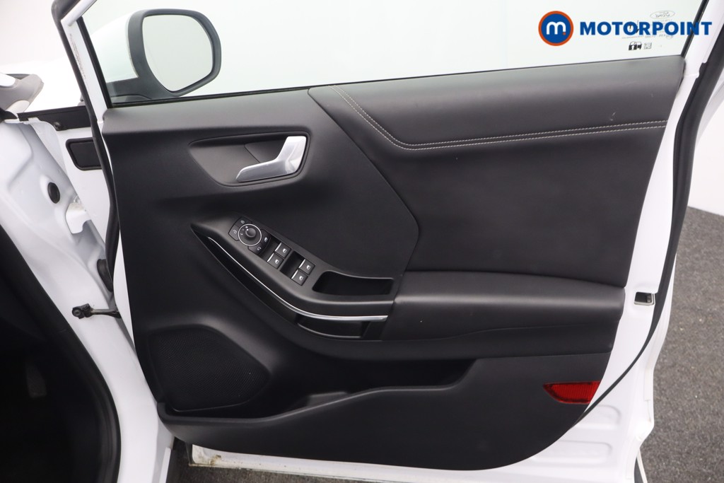 Ford Puma St-Line Vignale Automatic Petrol SUV - Stock Number (1659893) - 9th supplementary image