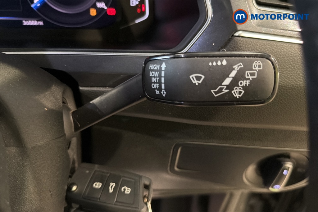 Volkswagen Tiguan Allspace Life Automatic Petrol SUV - Stock Number (1659954) - 6th supplementary image
