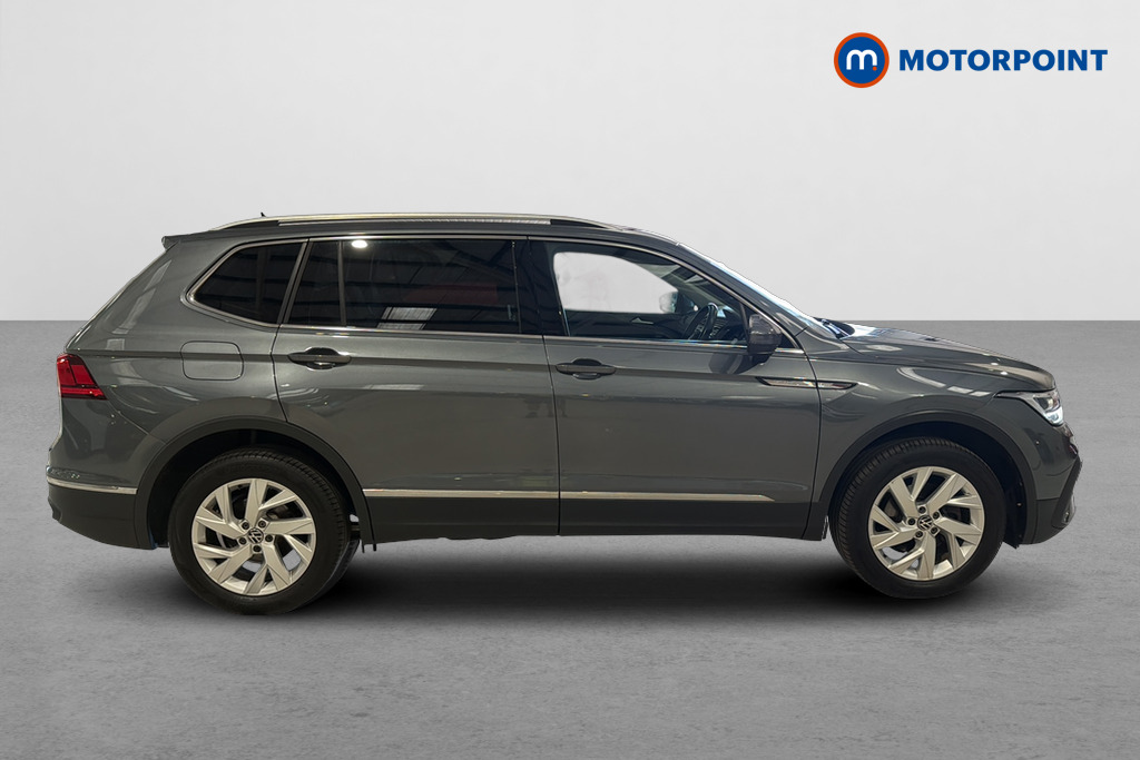 Volkswagen Tiguan Allspace Life Automatic Petrol SUV - Stock Number (1659954) - Passenger side