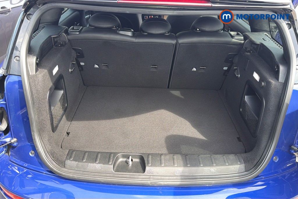 Mini Clubman Cooper Sport Automatic Petrol Estate - Stock Number (1660000) - 33rd supplementary image