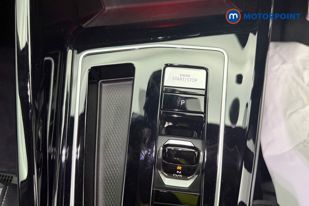 Volkswagen Golf R-Line Automatic Petrol Hatchback - Stock Number (1660359) - 20th supplementary image