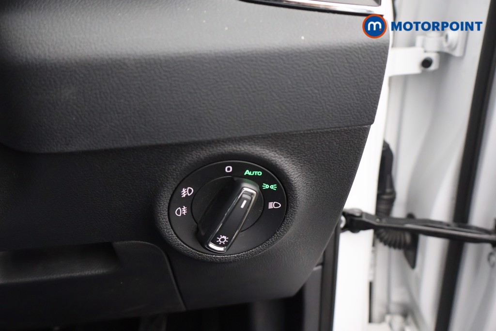 Skoda Karoq Se L Manual Petrol SUV - Stock Number (1660717) - 9th supplementary image