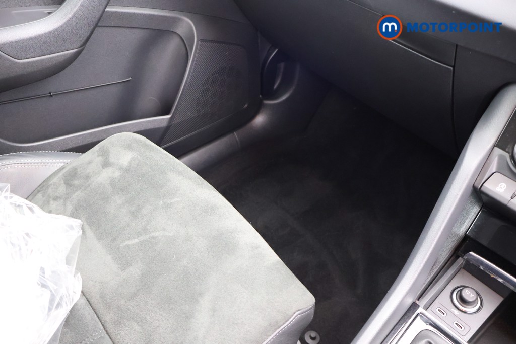 Skoda Karoq Se L Manual Petrol SUV - Stock Number (1660717) - 14th supplementary image