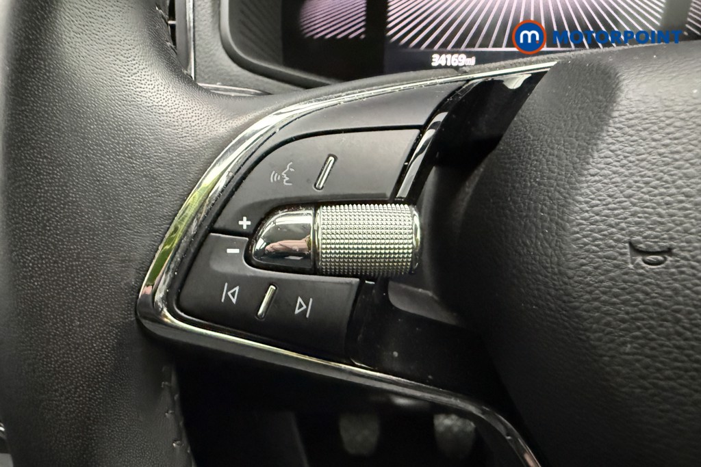 Skoda Karoq Se Drive Manual Petrol SUV - Stock Number (1661807) - 14th supplementary image