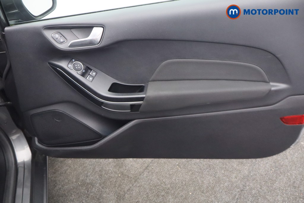 Ford Fiesta Titanium Manual Petrol Hatchback - Stock Number (1662023) - 8th supplementary image