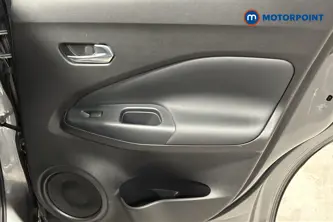 Nissan Juke N-Connecta Automatic Petrol SUV - Stock Number (1662711) - 993rd supplementary image