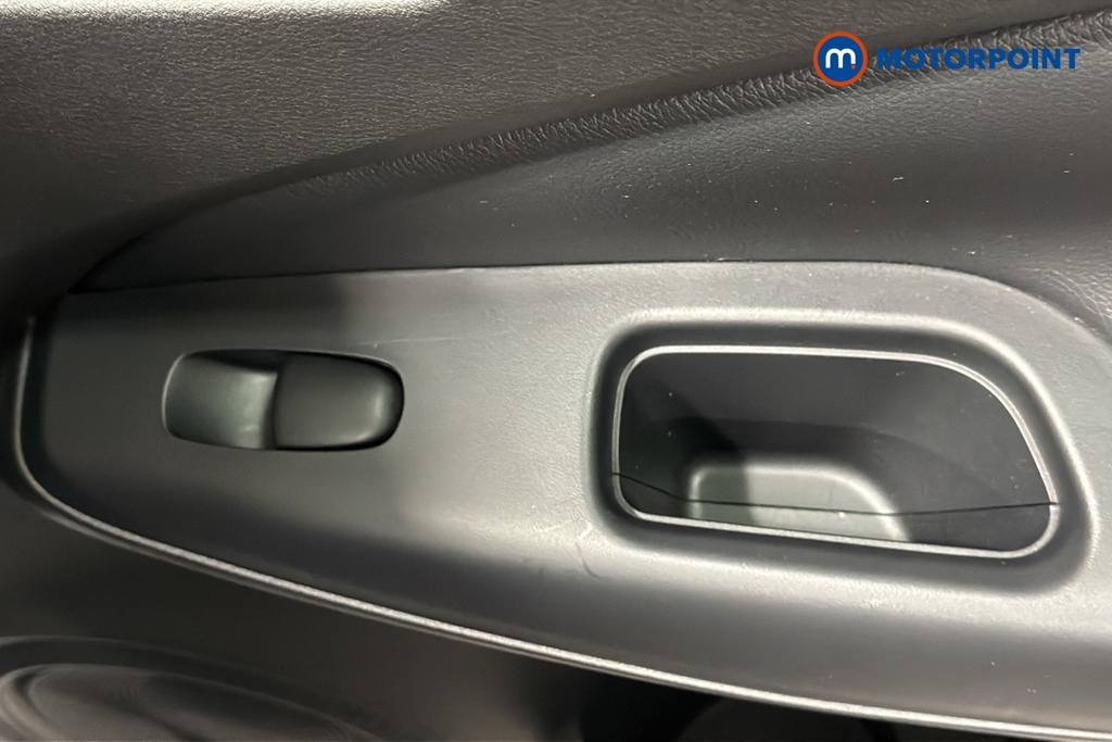 Nissan Juke N-Connecta Automatic Petrol SUV - Stock Number (1662711) - 994th supplementary image