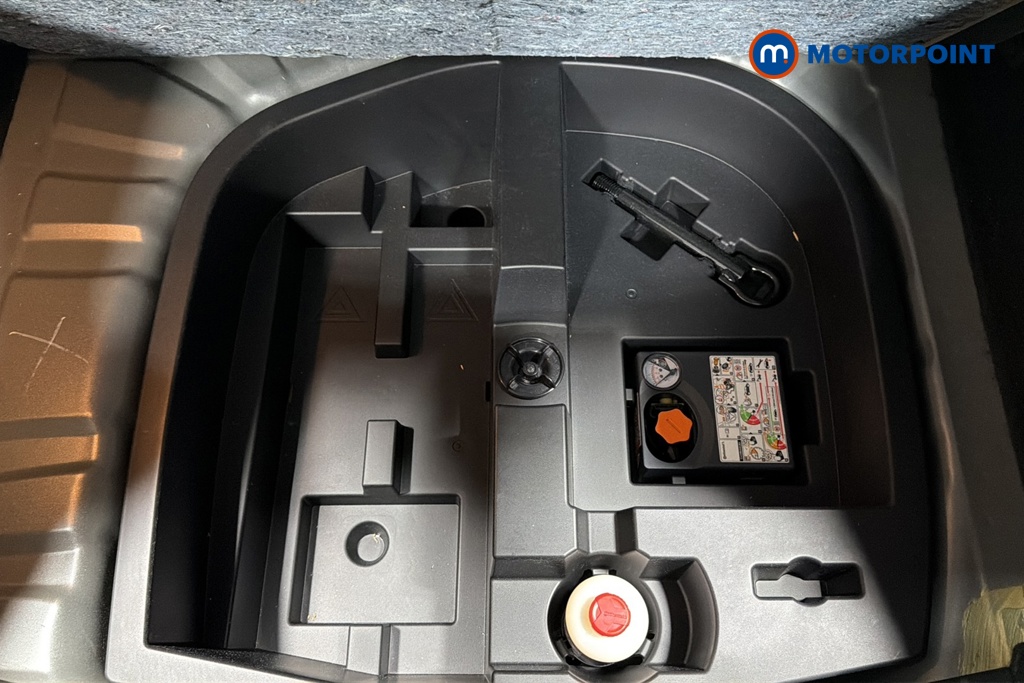 Nissan Juke N-Connecta Automatic Petrol SUV - Stock Number (1662711) - 33rd supplementary image