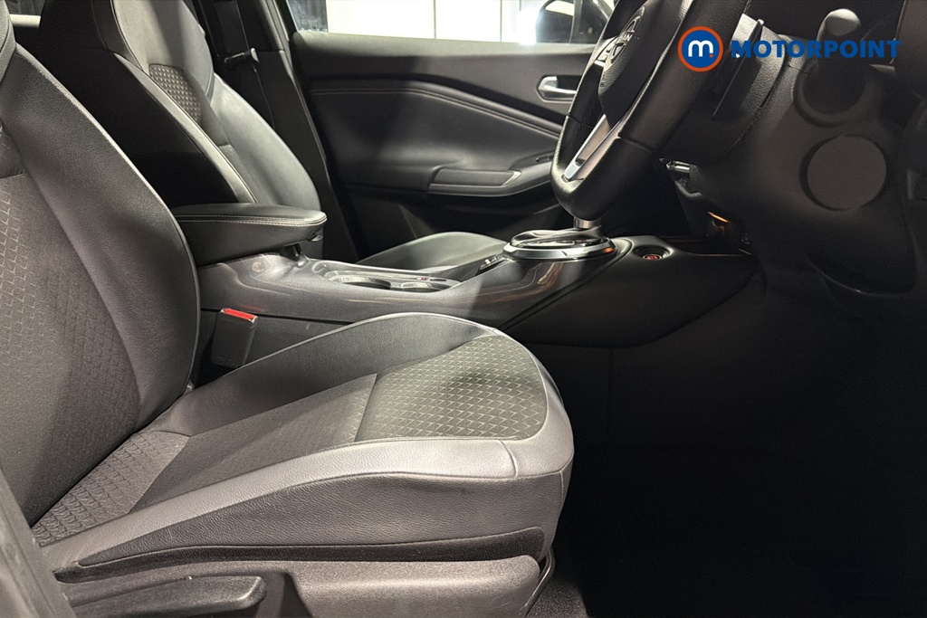 Nissan Juke N-Connecta Automatic Petrol SUV - Stock Number (1662734) - 22nd supplementary image