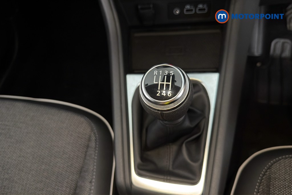 Renault Captur Techno Manual Petrol SUV - Stock Number (1662883) - 15th supplementary image