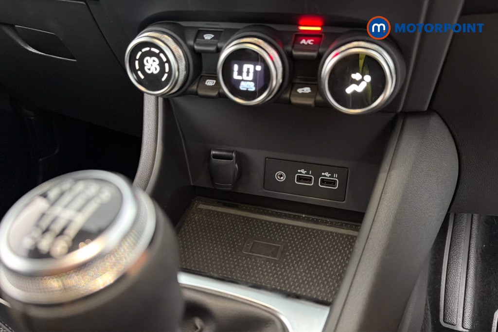 Renault Captur Techno Manual Petrol SUV - Stock Number (1662883) - 17th supplementary image