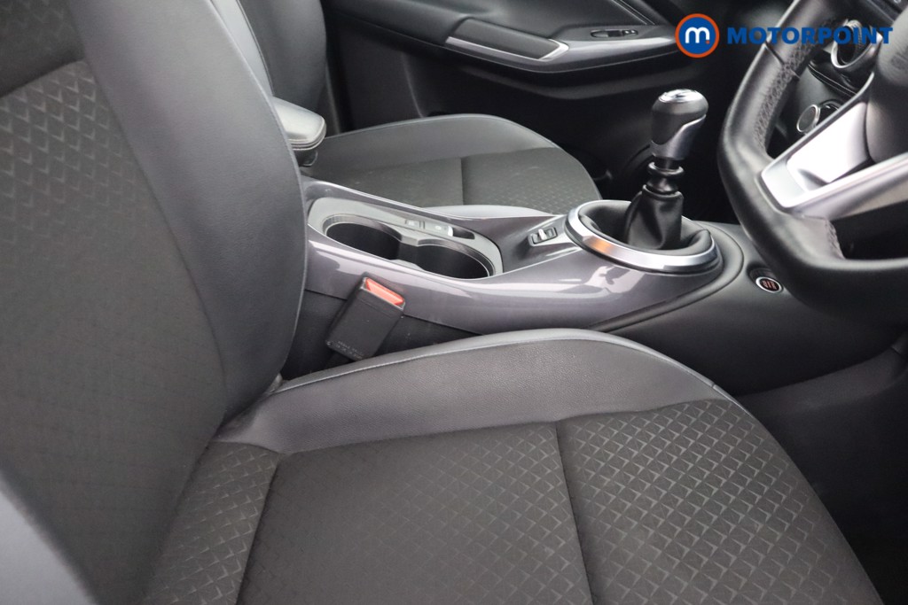 Nissan Juke N-Connecta Manual Petrol SUV - Stock Number (1663398) - 12th supplementary image