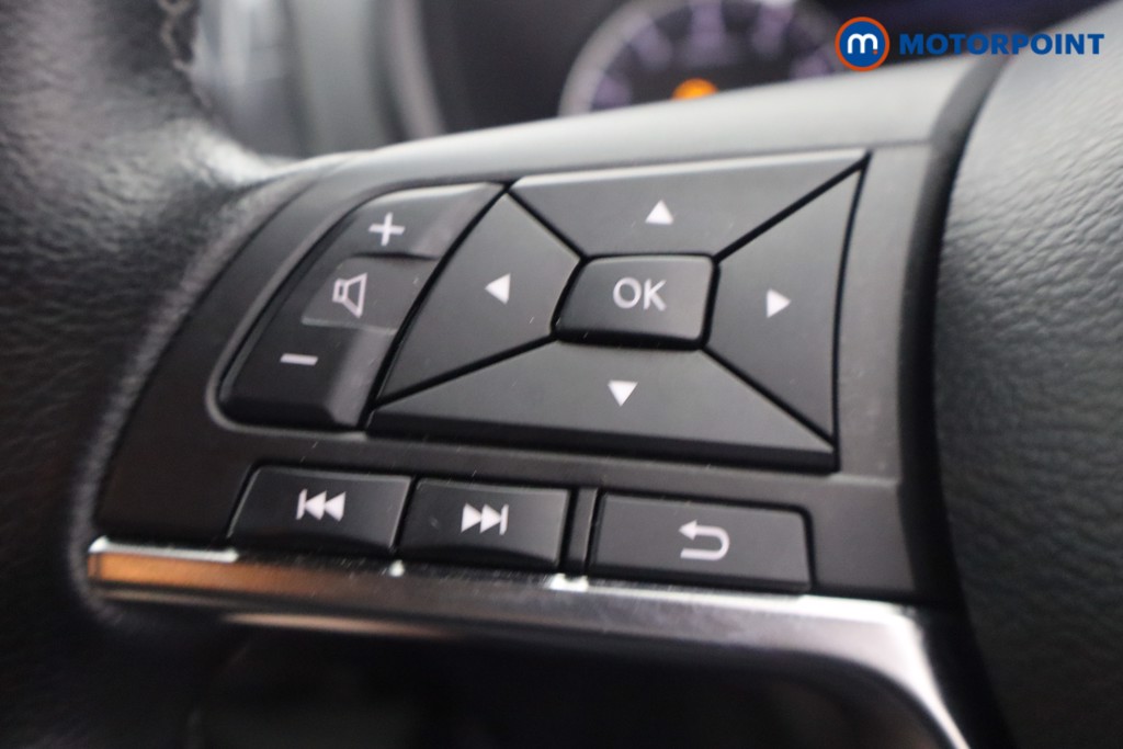 Nissan Juke N-Connecta Manual Petrol SUV - Stock Number (1663398) - 15th supplementary image