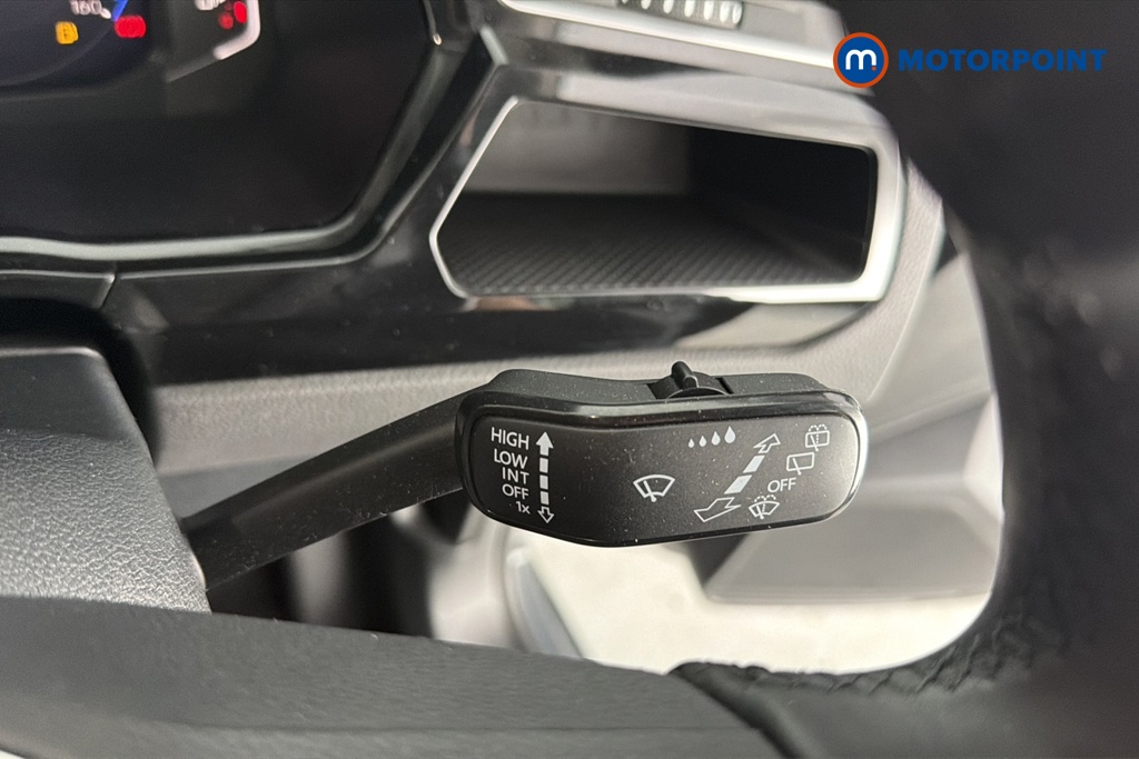 Volkswagen Touran SEL Automatic Petrol People Carrier - Stock Number (1663446) - 6th supplementary image