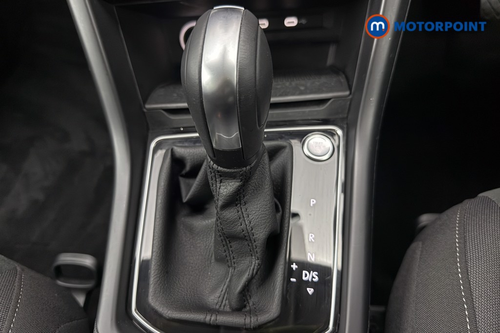 Volkswagen Touran SEL Automatic Petrol People Carrier - Stock Number (1663454) - 7th supplementary image