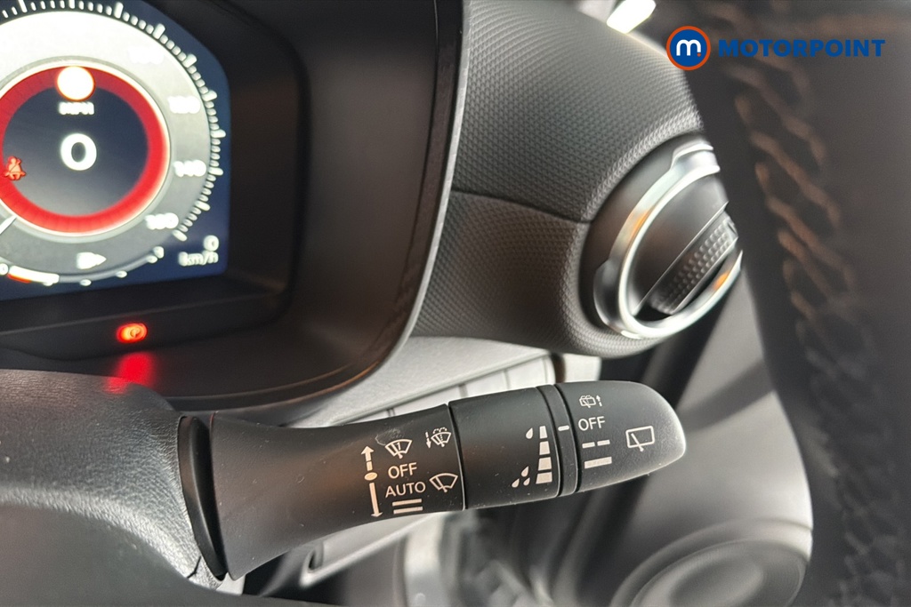 Nissan Juke N-Connecta Manual Petrol SUV - Stock Number (1663464) - 6th supplementary image
