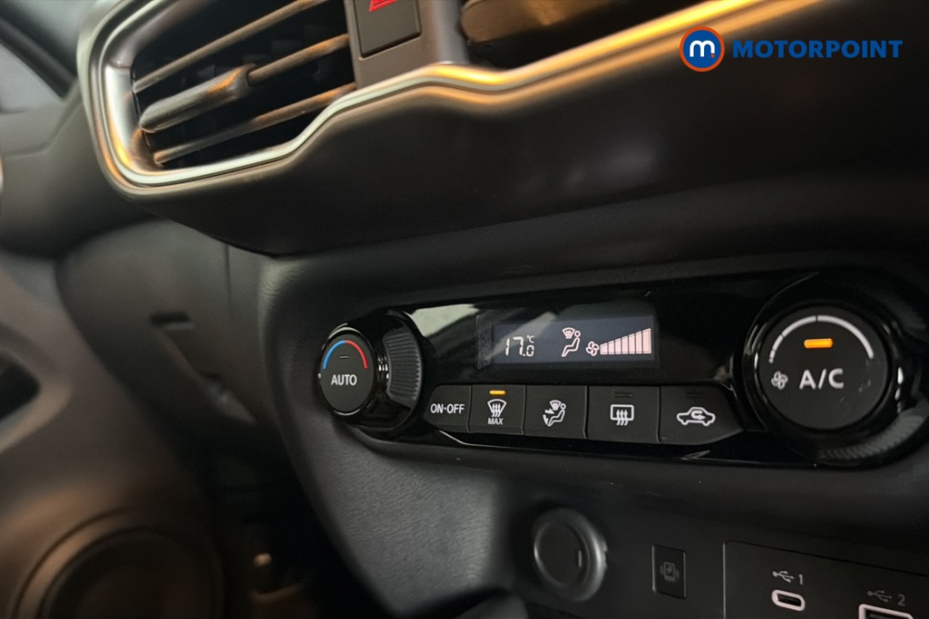 Nissan Juke N-Connecta Manual Petrol SUV - Stock Number (1663464) - 12th supplementary image