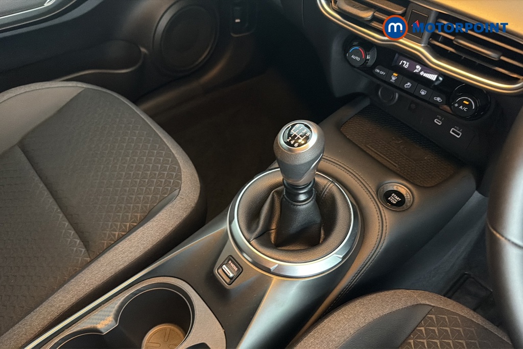 Nissan Juke N-Connecta Manual Petrol SUV - Stock Number (1663464) - 15th supplementary image