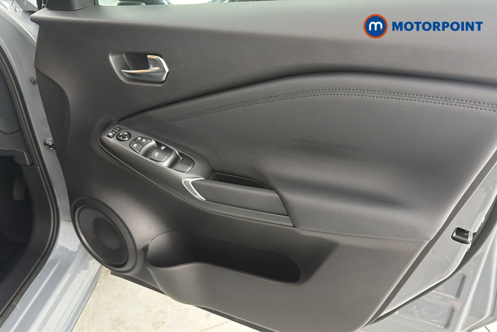 Nissan Juke N-Connecta Manual Petrol SUV - Stock Number (1663464) - 18th supplementary image
