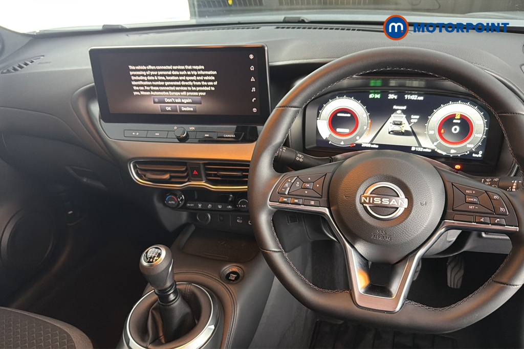 Nissan Juke N-Connecta Manual Petrol SUV - Stock Number (1663464) - 1st supplementary image