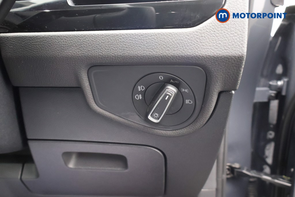 Volkswagen Touran SEL Automatic Petrol People Carrier - Stock Number (1663465) - 17th supplementary image
