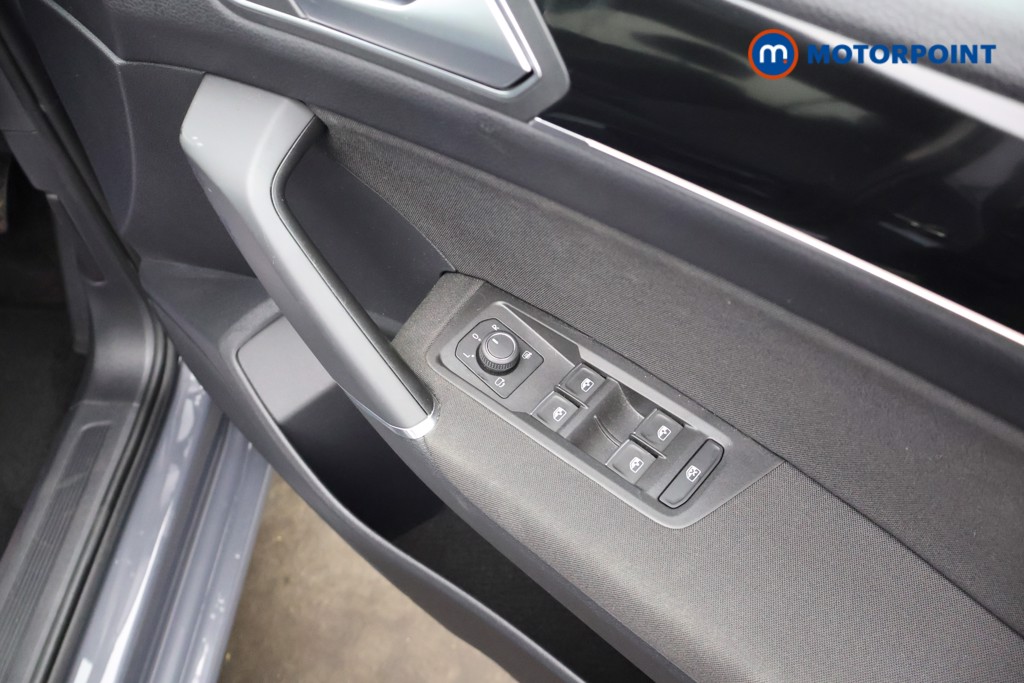 Volkswagen Touran SEL Automatic Petrol People Carrier - Stock Number (1663465) - 19th supplementary image