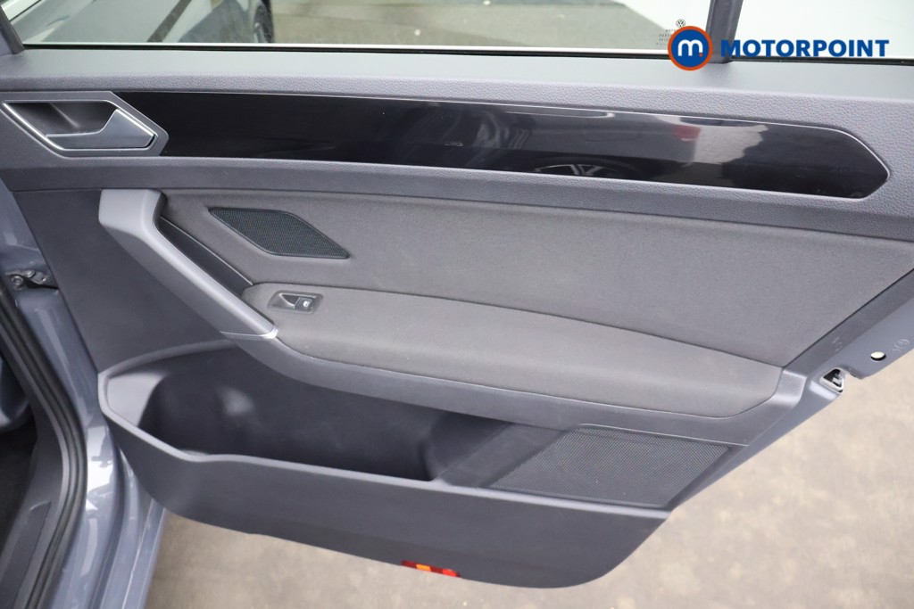 Volkswagen Touran SEL Automatic Petrol People Carrier - Stock Number (1663465) - 22nd supplementary image