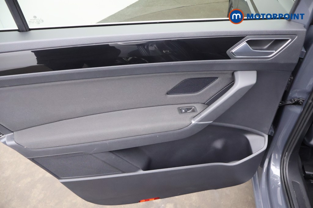 Volkswagen Touran SEL Automatic Petrol People Carrier - Stock Number (1663465) - 26th supplementary image