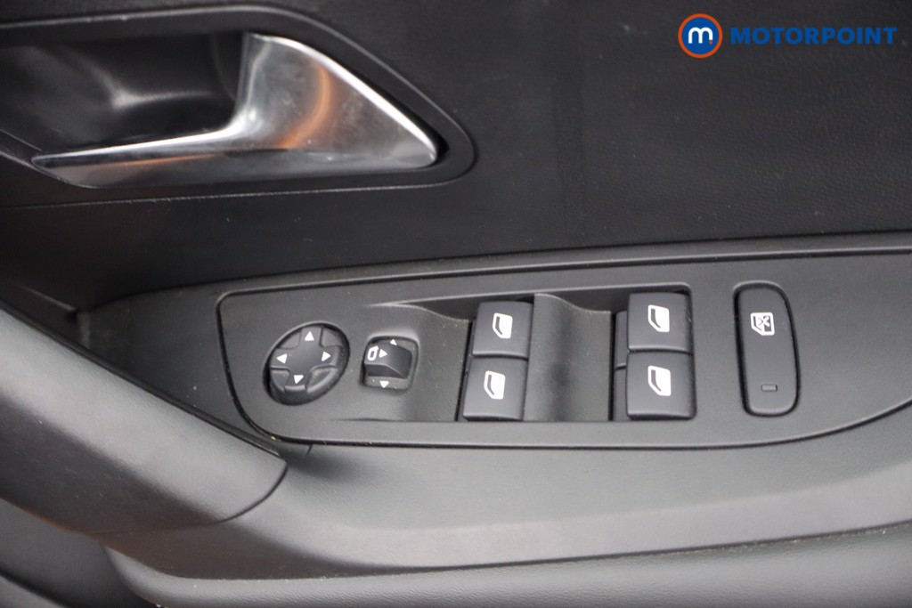 Peugeot 2008 Allure Premium-Plus Manual Petrol SUV - Stock Number (1664048) - 10th supplementary image