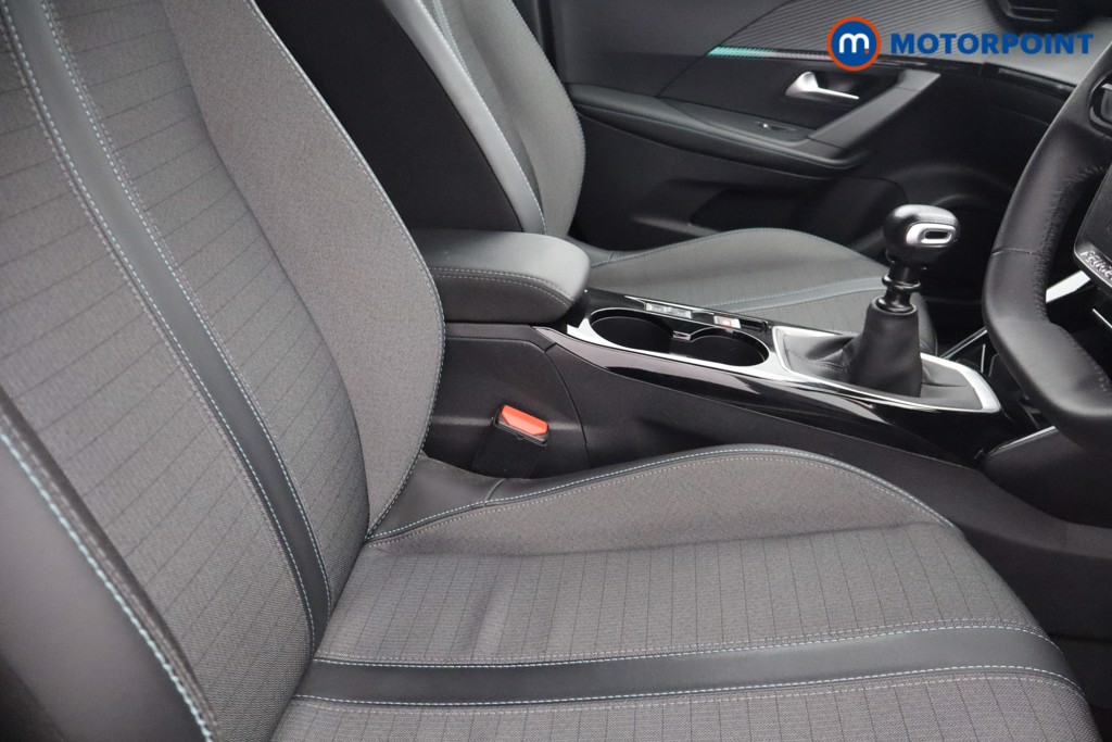 Peugeot 2008 Allure Premium-Plus Manual Petrol SUV - Stock Number (1664048) - 11th supplementary image