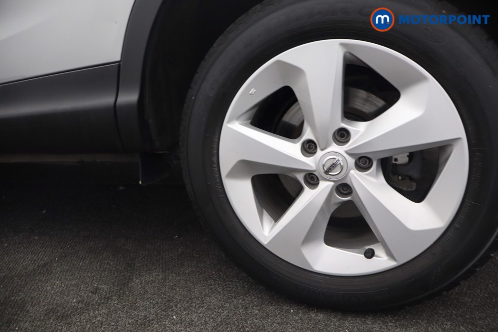 Nissan Qashqai Acenta Premium Manual Petrol SUV - Stock Number (1664984) - 29th supplementary image