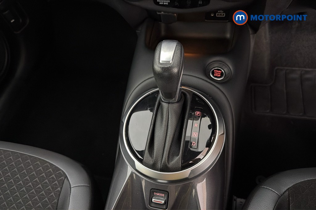 Nissan Juke N-Connecta Automatic Petrol SUV - Stock Number (1665101) - 15th supplementary image
