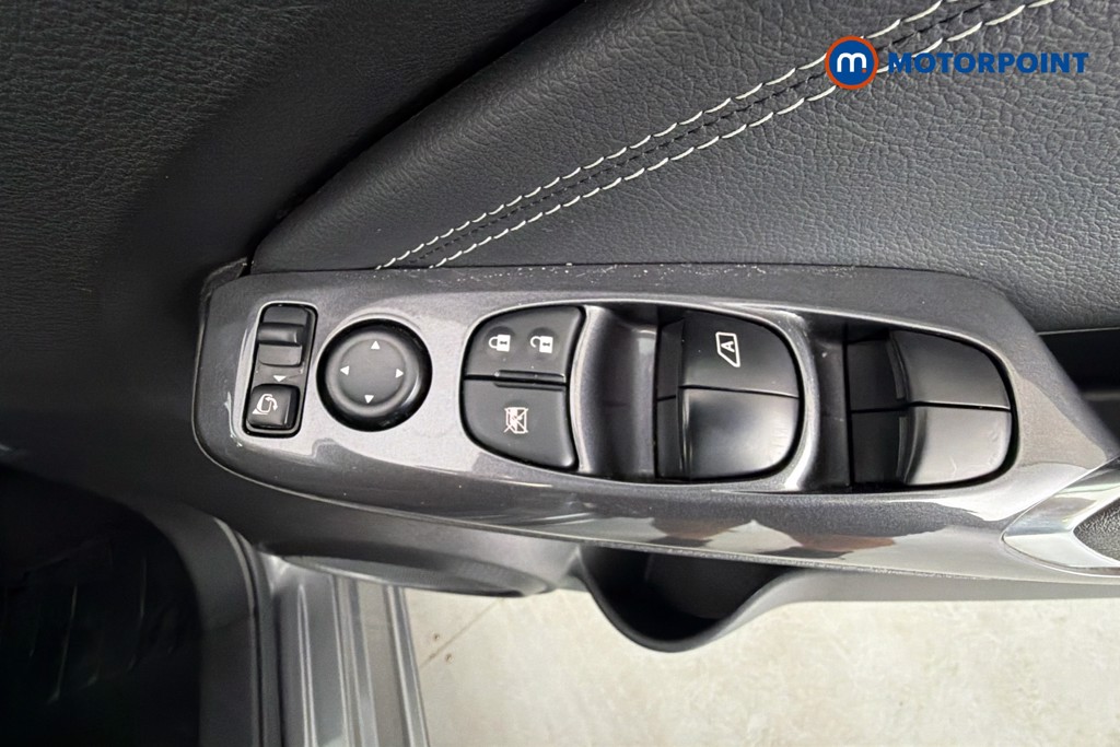 Nissan Juke N-Connecta Automatic Petrol SUV - Stock Number (1665101) - 20th supplementary image