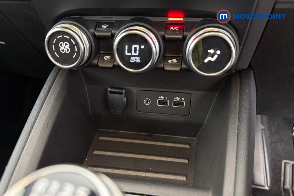 Renault Clio Evolution Manual Petrol Hatchback - Stock Number (1665131) - 17th supplementary image