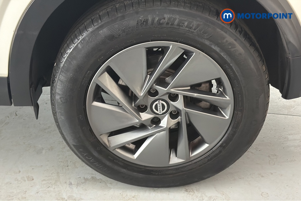 Nissan Qashqai Acenta Premium Automatic Petrol SUV - Stock Number (1665309) - 45th supplementary image