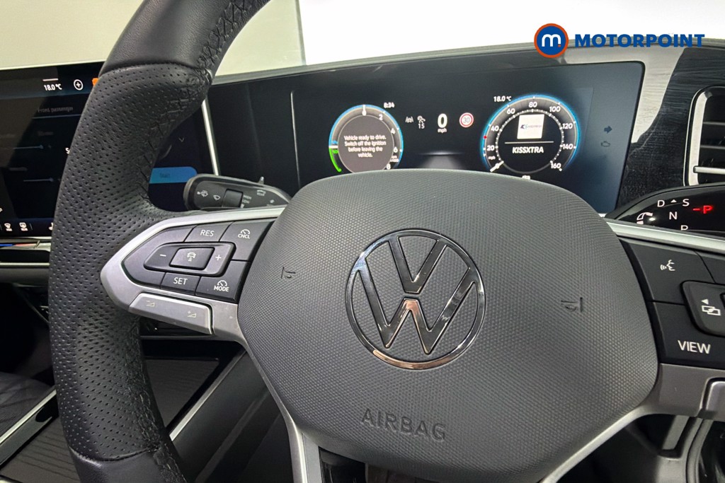 Volkswagen Passat R-Line Automatic Petrol Plug-In Hybrid Estate - Stock Number (1665416) - 5th supplementary image