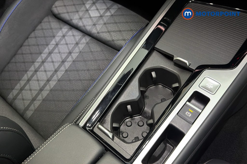 Volkswagen Passat R-Line Automatic Petrol Plug-In Hybrid Estate - Stock Number (1665416) - 16th supplementary image