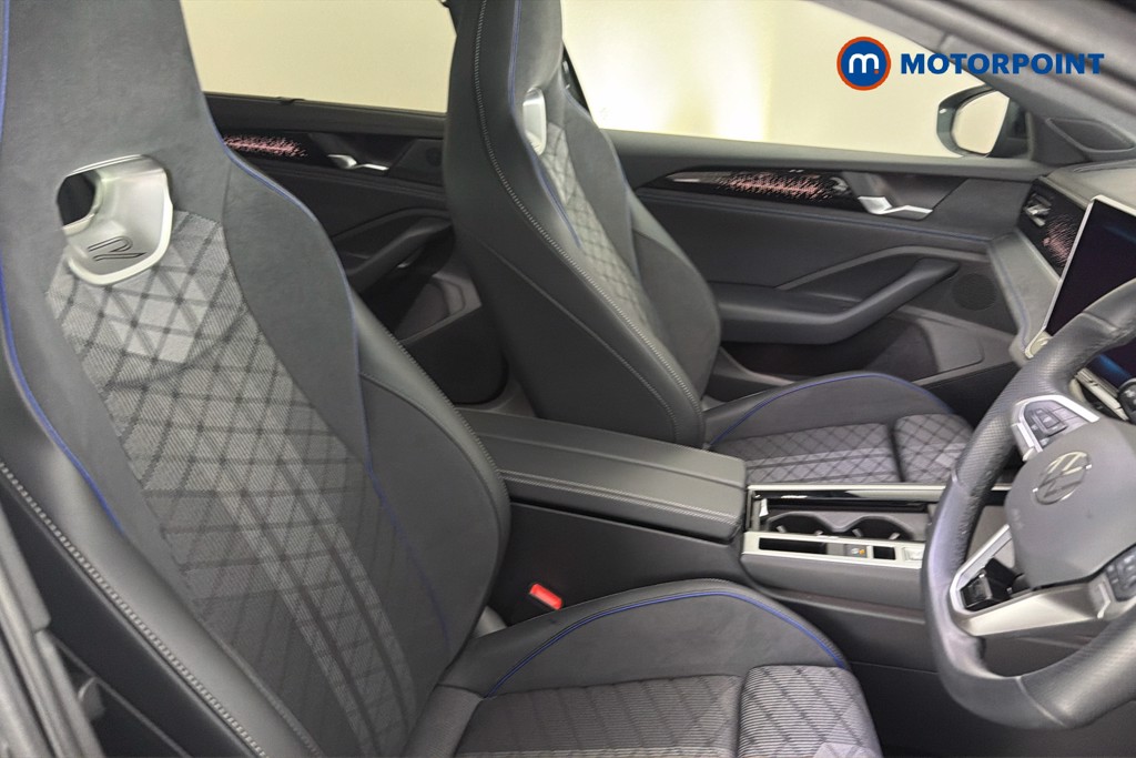 Volkswagen Passat R-Line Automatic Petrol Plug-In Hybrid Estate - Stock Number (1665416) - 22nd supplementary image
