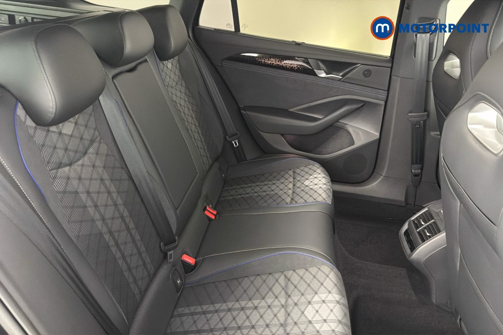 Volkswagen Passat R-Line Automatic Petrol Plug-In Hybrid Estate - Stock Number (1665416) - 28th supplementary image
