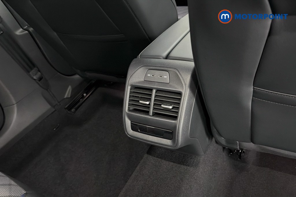 Volkswagen Passat R-Line Automatic Petrol Plug-In Hybrid Estate - Stock Number (1665416) - 30th supplementary image