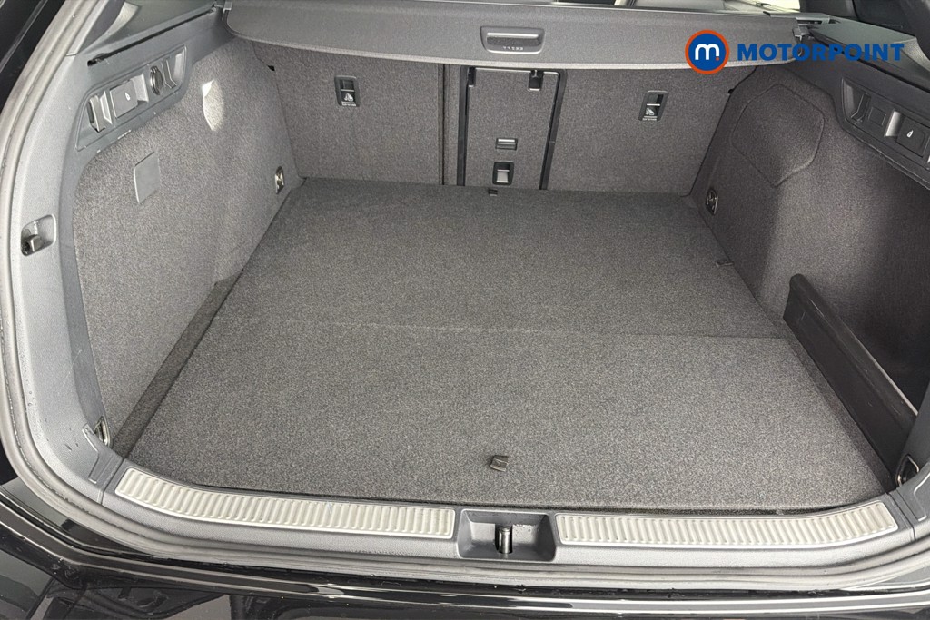 Volkswagen Passat R-Line Automatic Petrol Plug-In Hybrid Estate - Stock Number (1665416) - 33rd supplementary image