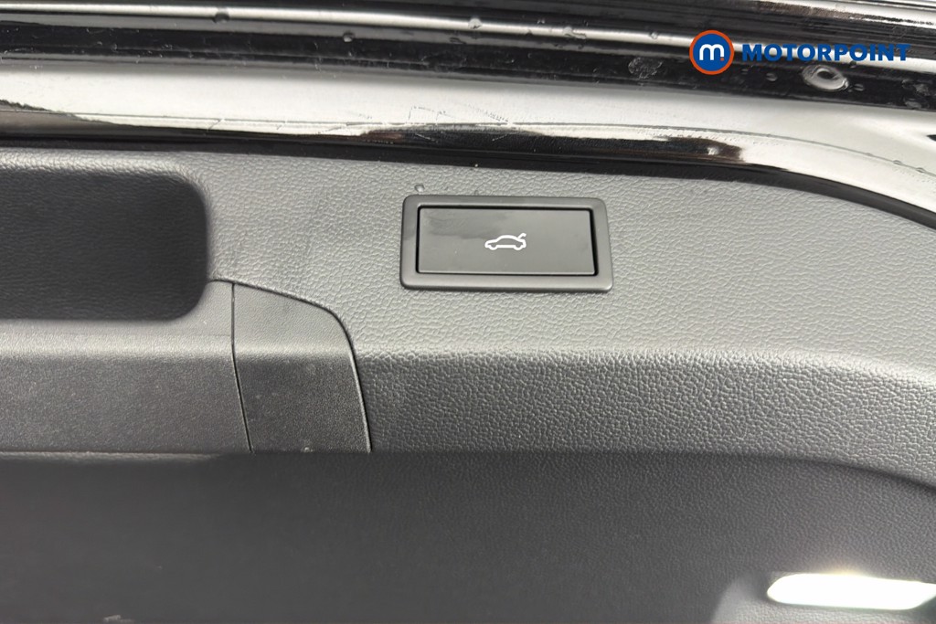 Volkswagen Passat R-Line Automatic Petrol Plug-In Hybrid Estate - Stock Number (1665416) - 35th supplementary image