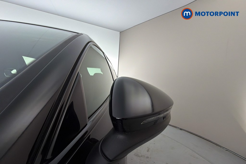 Volkswagen Passat R-Line Automatic Petrol Plug-In Hybrid Estate - Stock Number (1665416) - 43rd supplementary image