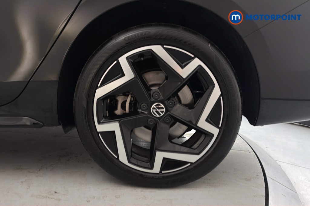 Volkswagen Passat R-Line Automatic Petrol Plug-In Hybrid Estate - Stock Number (1665416) - 48th supplementary image