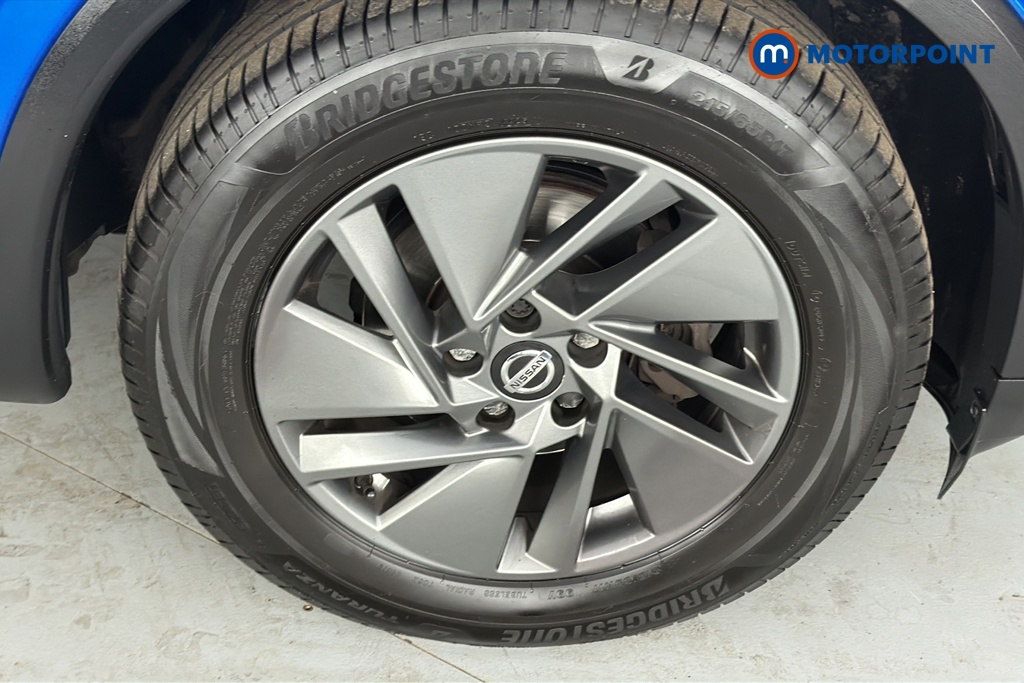Nissan Qashqai Acenta Premium Manual Petrol SUV - Stock Number (1665432) - 47th supplementary image
