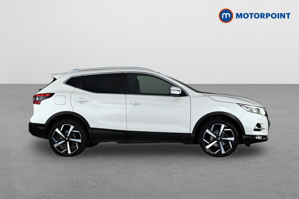 Nissan Qashqai Tekna Manual Petrol SUV - Stock Number (1665547) - Drivers side