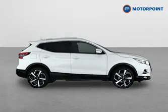Nissan Qashqai Tekna Manual Petrol SUV - Stock Number (1665547) - Drivers side