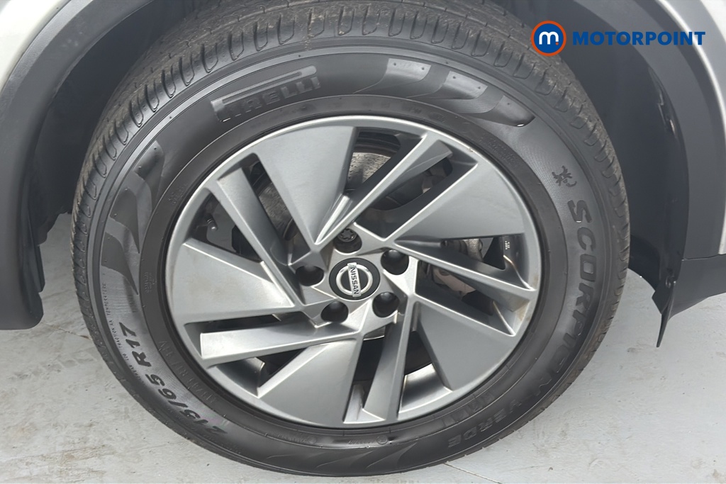 Nissan Qashqai Acenta Premium Manual Petrol SUV - Stock Number (1665607) - 47th supplementary image