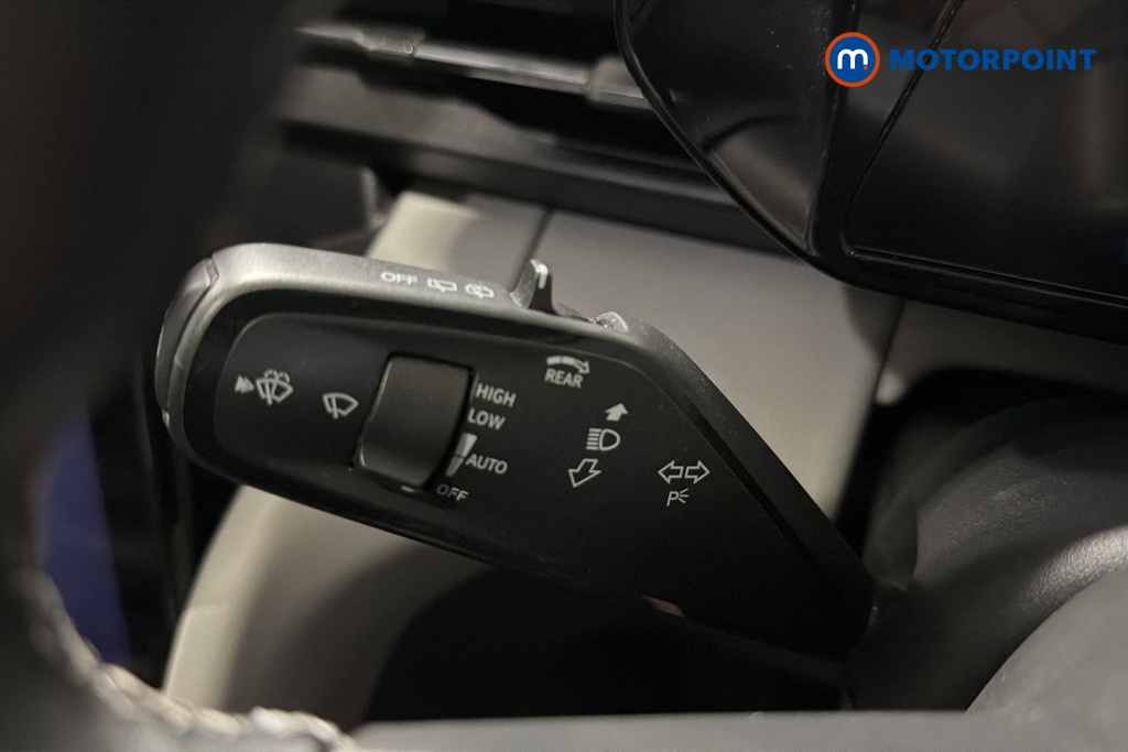 Ford Explorer Select Automatic Electric SUV - Stock Number (1646133) - 5th supplementary image