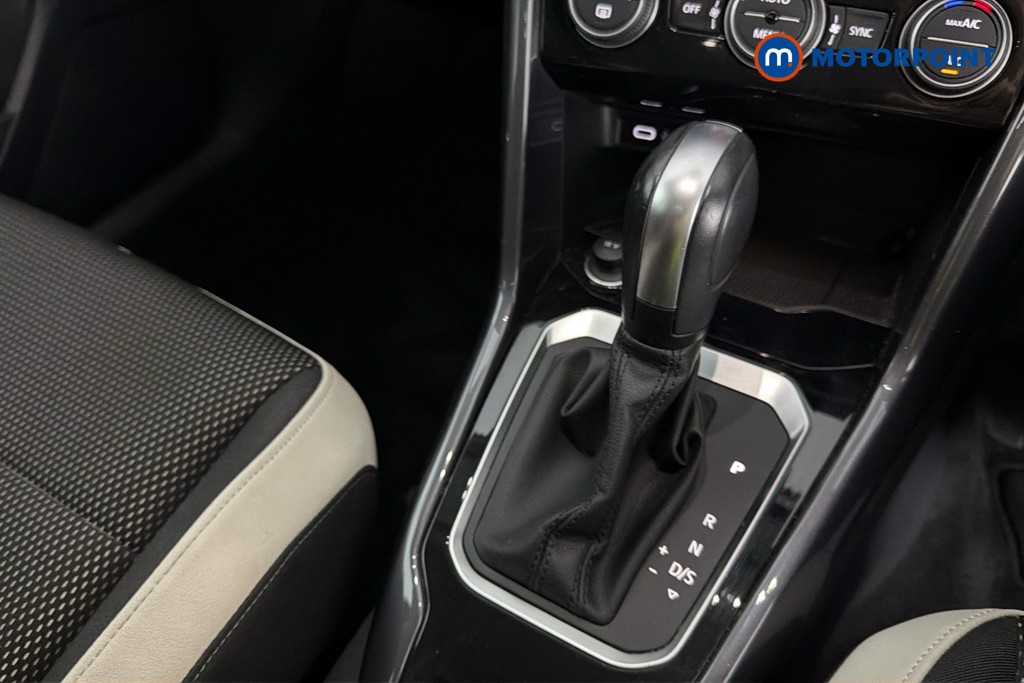 Volkswagen T-Roc SEL Automatic Petrol SUV - Stock Number (1653290) - 12th supplementary image